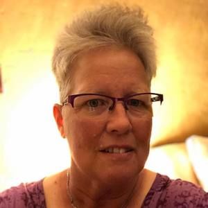Meet your Posher, Elaine